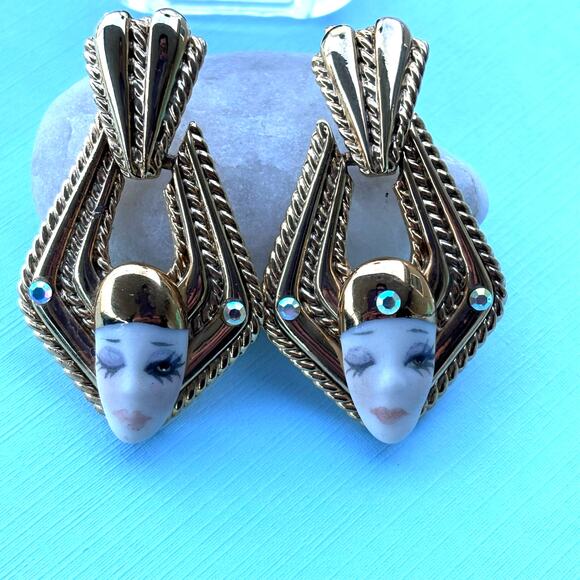 Vintage 1980 Art Deco Gold-Tone Hand Painted Woman Face Earrings - Picture 4 of 6